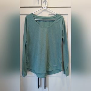 Patagonia Women's XL Long Sleeve Scoop Neck Shirt